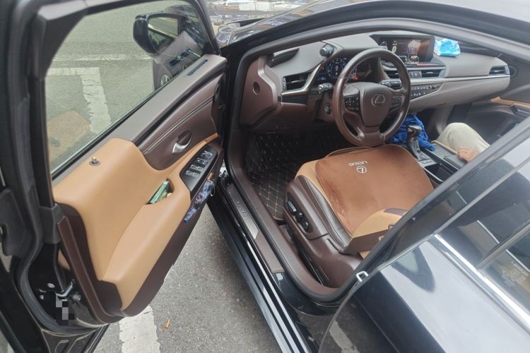 Used Lexus ES 2020 260 Excellence Edition Driver Seat