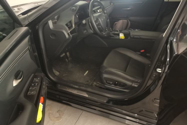 Used Lexus ES 2020 200 Excellence Edition Driver Seat