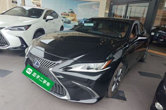 Used Lexus ES 2020 300h Premier Edition