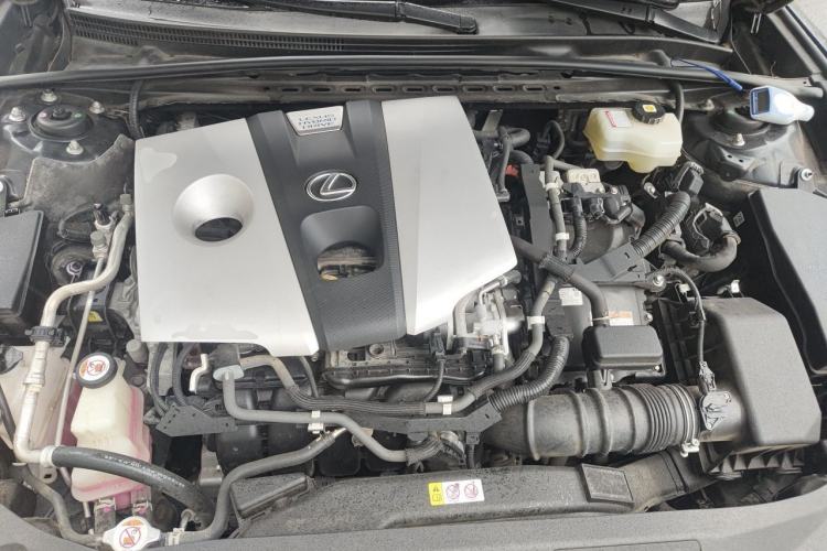 Used Lexus ES 2020 300h Deluxe Edition Engine Bay
