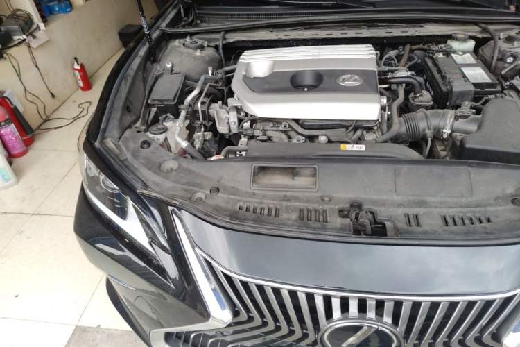 Used Lexus ES 2020 200 Excellence Edition Engine Bay Right