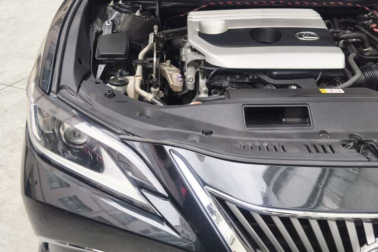 Used Lexus ES 2020 200 Excellence Edition Engine Bay Right