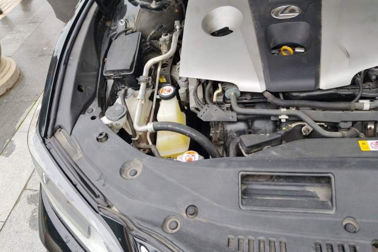 Used Lexus ES 2020 300h Premier Edition Engine Bay Right