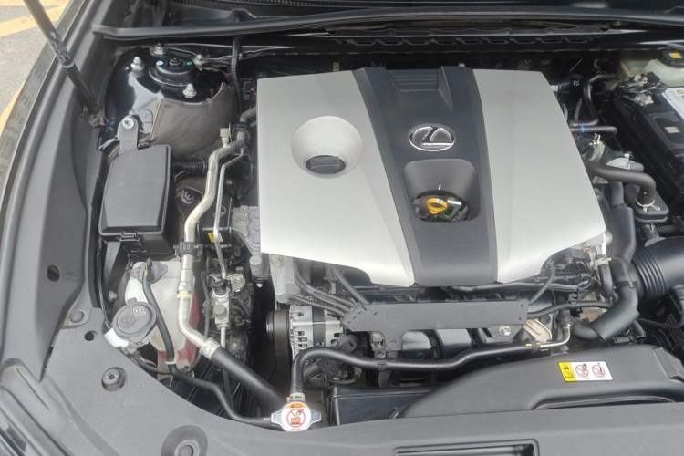 Used Lexus ES 2020 260 Excellence Edition Engine Bay Right