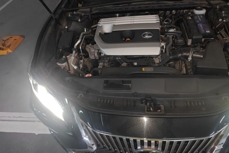 Used Lexus ES 2020 200 Excellence Edition Engine Bay Right