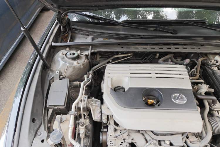 Used Lexus ES 2020 200 Luxury Edition Engine Bay Right