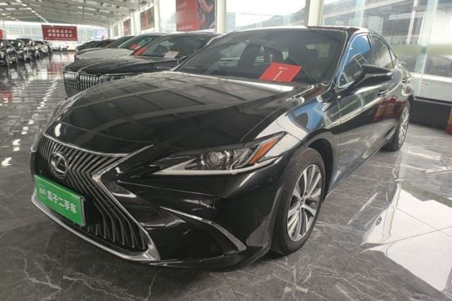 Ojetý Lexus ES 2020 200 Excellence Edition
