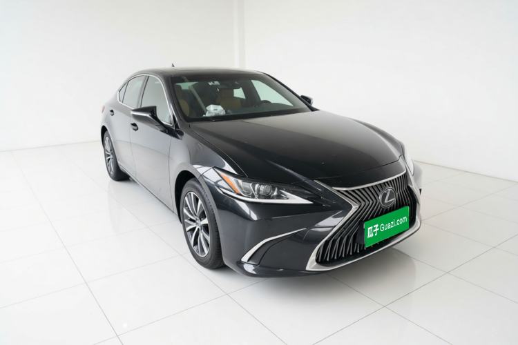 Used Lexus ES 2020 300h Premier Edition Exterior 2
