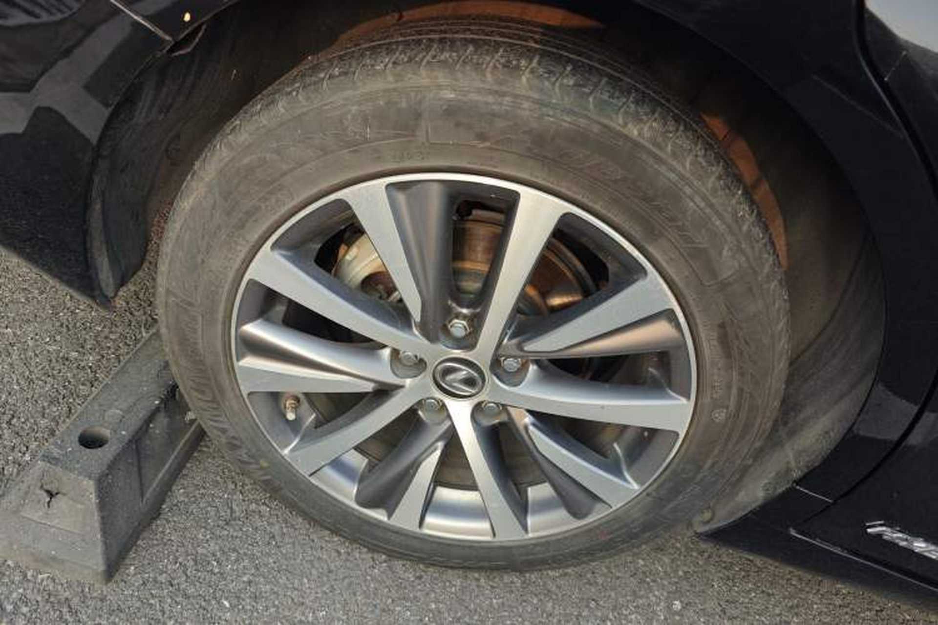 Used Lexus ES 2020 300h Premier Edition Exterior 5