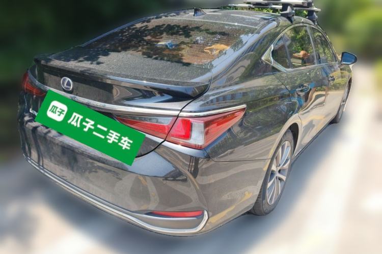 Used Lexus ES 2020 300h Premier Edition Exterior 5