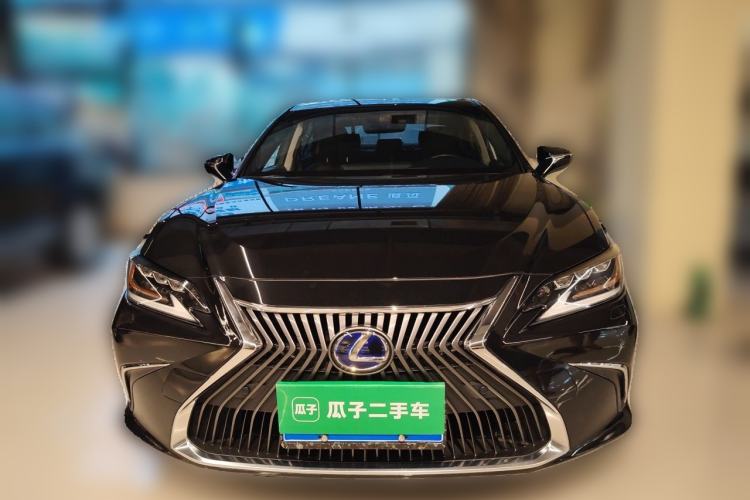 Used Lexus ES 2020 300h Premium Edition Front
