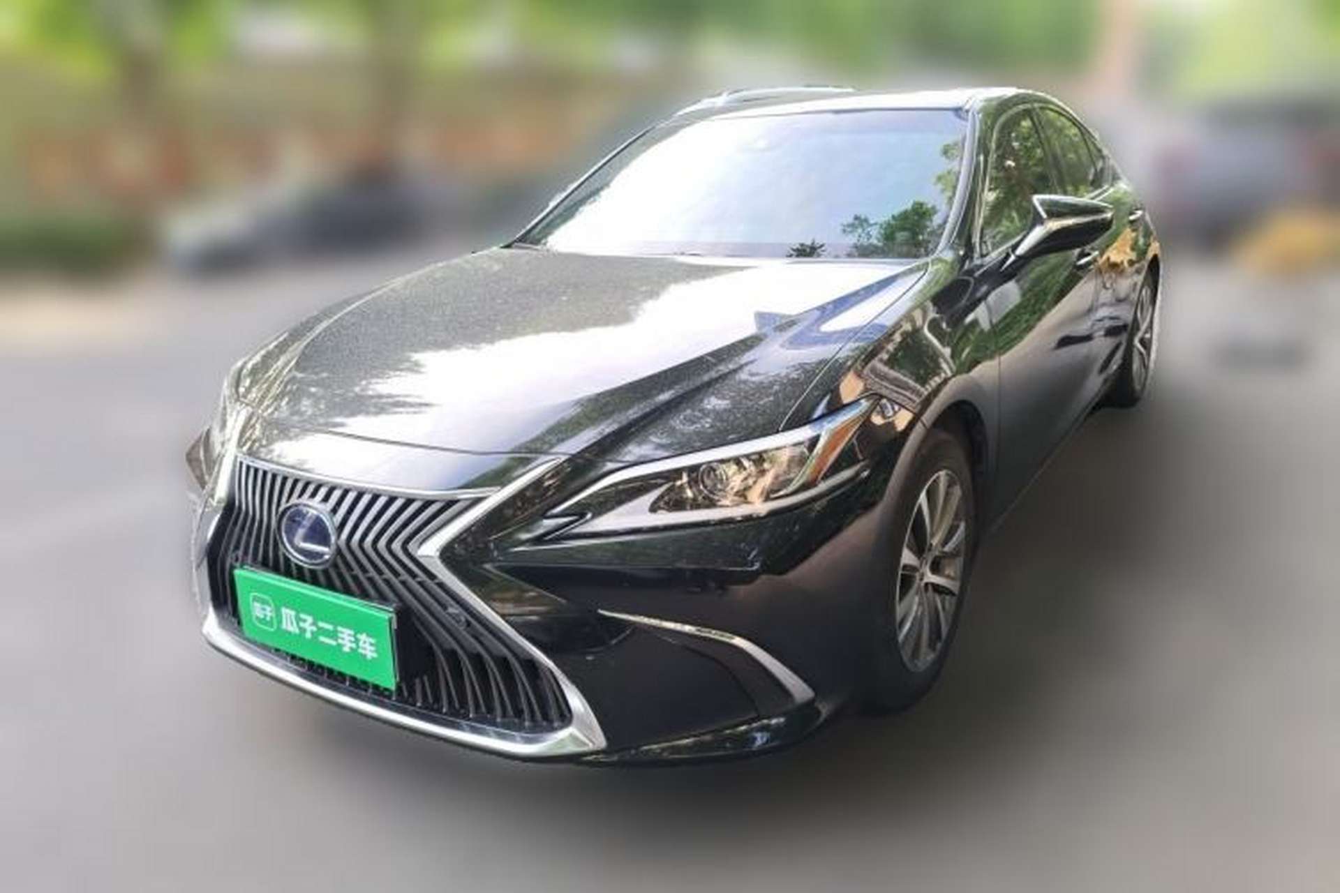 Used Lexus ES 2020 300h Premier Edition Front Left 45 Deg