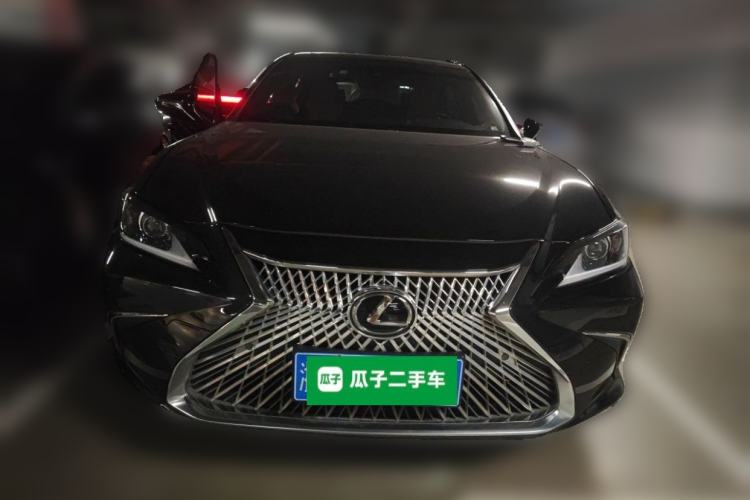 Used Lexus ES 2020 200 Luxury Edition Front
