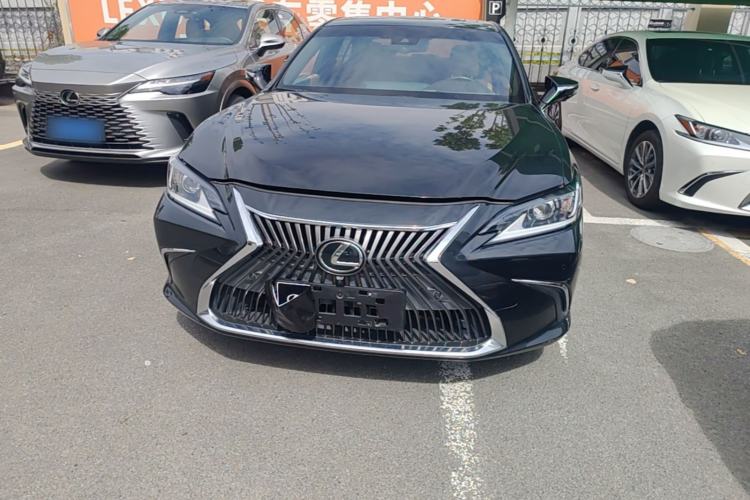 Used Lexus ES 2020 260 Excellence Edition Front