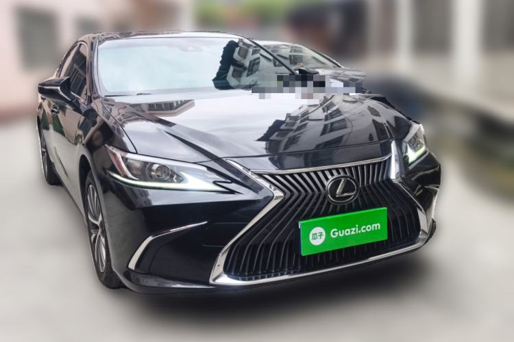 Used Lexus ES 2020 200 Excellence Edition Front Right 45 Deg