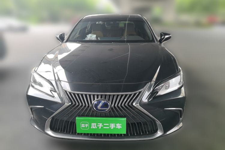 Used Lexus ES 2020 300h Premier Edition Front