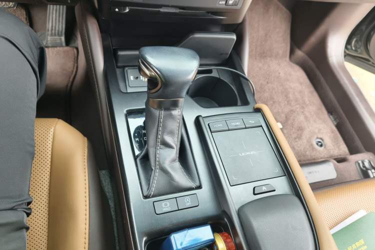 Used Lexus ES 2020 200 Excellence Edition Gear Lever