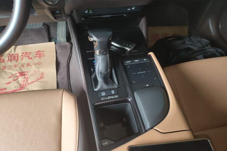 Used Lexus ES 2020 200 Excellence Edition Gear Lever