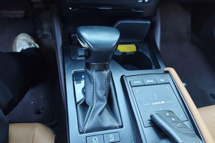Used Lexus ES 2020 200 Excellence Edition Gear Lever