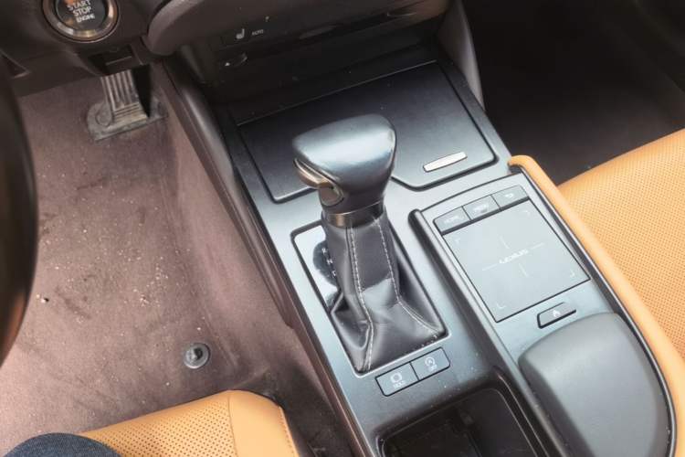 Used Lexus ES 2020 260 Excellence Edition Gear Lever