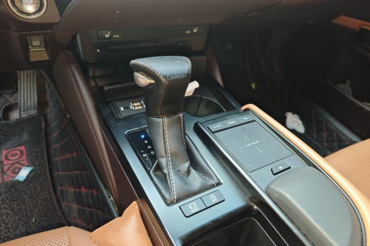 Used Lexus ES 2020 200 Excellence Edition Gear Lever