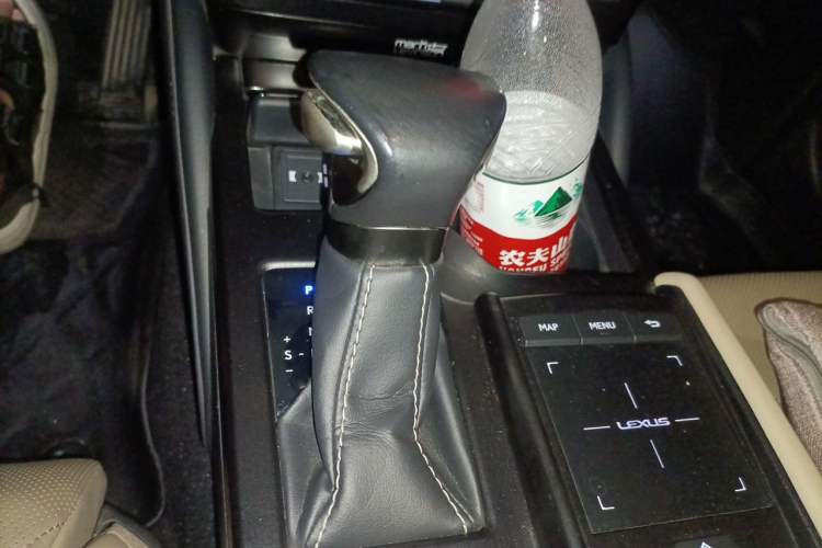 Used Lexus ES 2020 300h Executive Edition Gear Lever