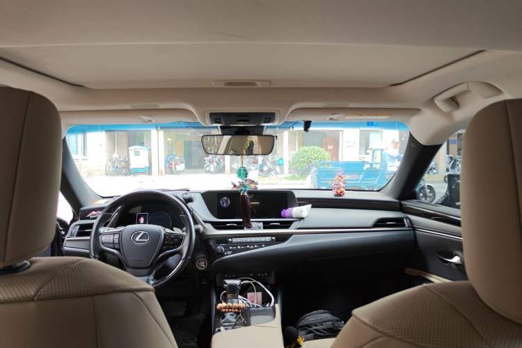 Used Lexus ES 2020 200 Luxury Edition Headliner