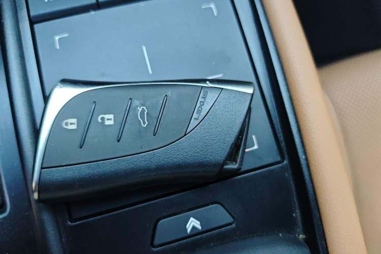 Used Lexus ES 2020 200 Excellence Edition Interior 1