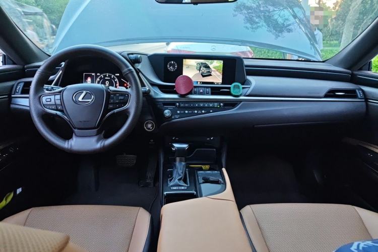 Used Lexus ES 2020 200 Excellence Edition Interior 2