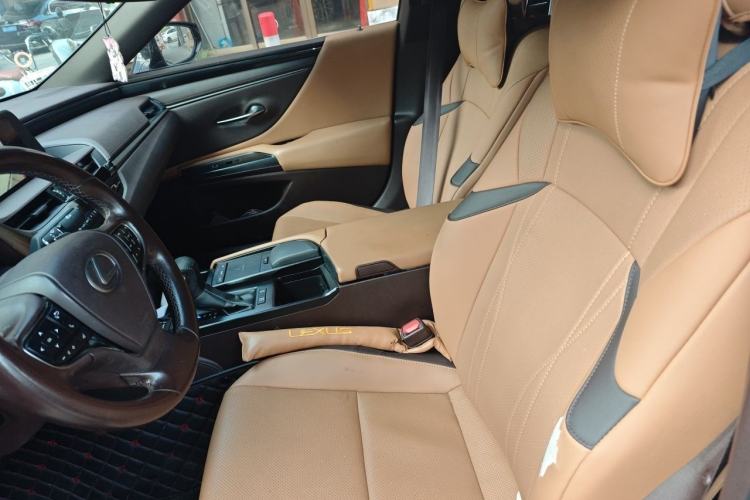 Used Lexus ES 2020 200 Excellence Edition Interior 3