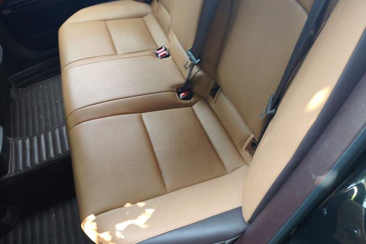 Used Lexus ES 2020 300h Premier Edition Interior 4