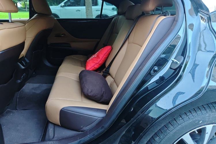 Used Lexus ES 2020 200 Excellence Edition Interior 4
