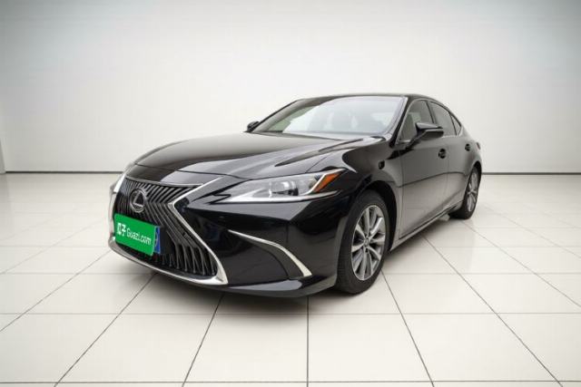 Ojetý Lexus ES 2020 260 Excellence Edition