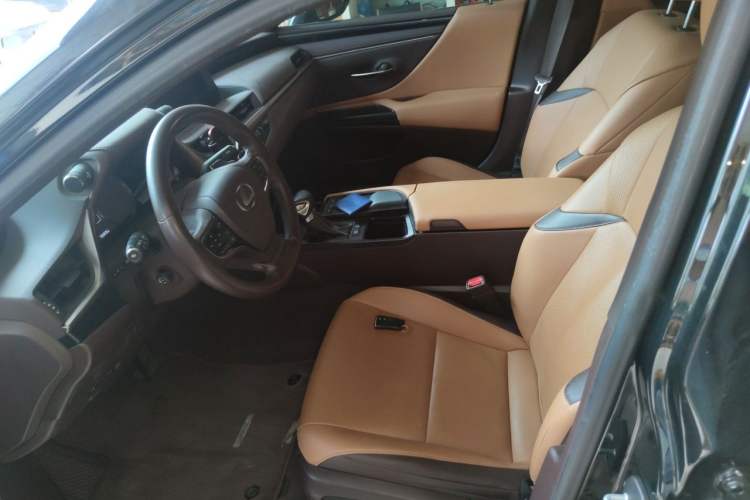 Used Lexus ES 2020 200 Excellence Edition Left Front Seat