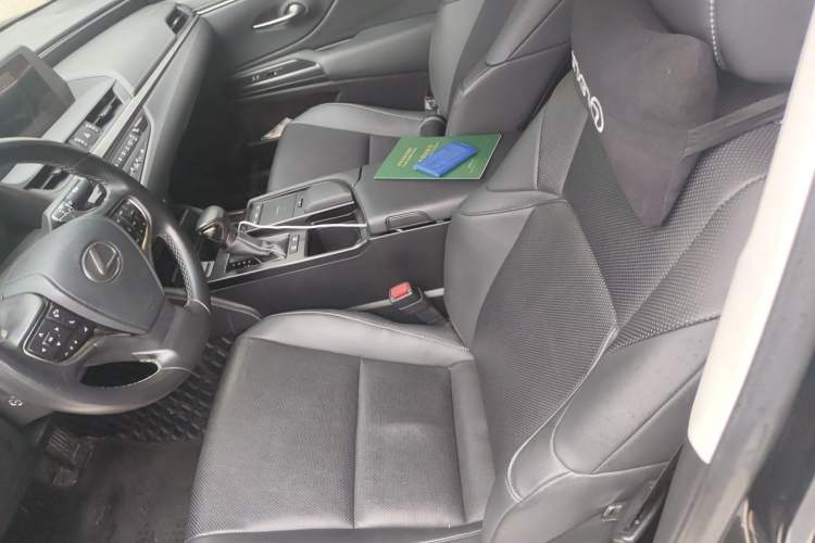 Used Lexus ES 2020 300h Deluxe Edition Left Front Seat