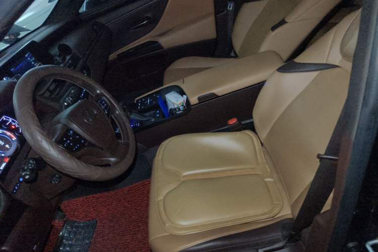 Used Lexus ES 2020 200 Excellence Edition Left Front Seat