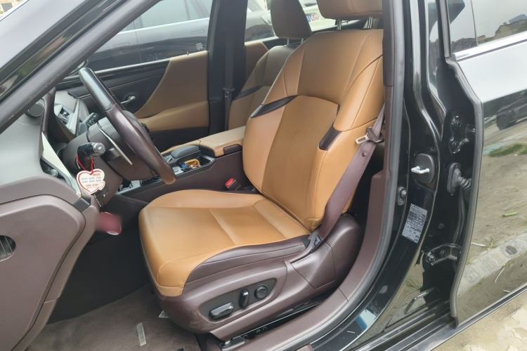 Used Lexus ES 2020 200 Excellence Edition Left Front Seat