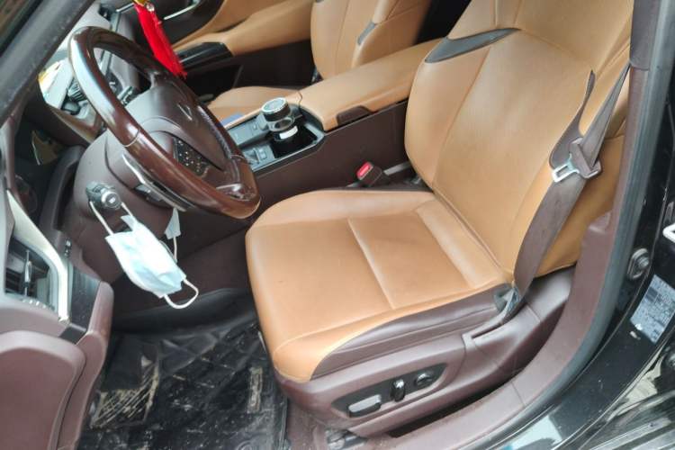 Used Lexus ES 2020 300h Premier Edition Left Front Seat