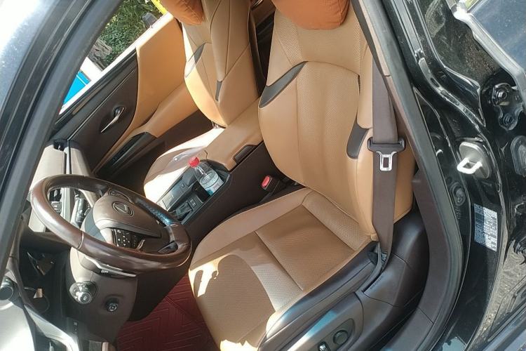 Used Lexus ES 2020 260 Excellence Edition Left Front Seat