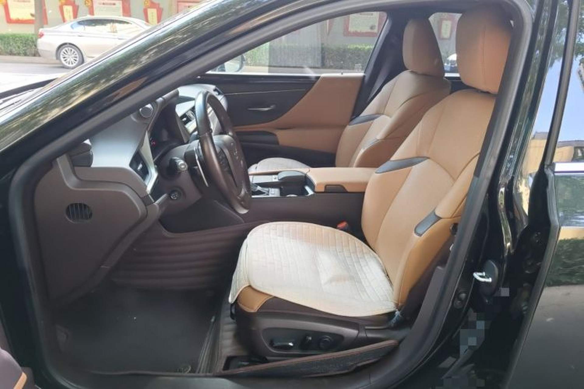 Used Lexus ES 2020 300h Premier Edition Left Front Seat