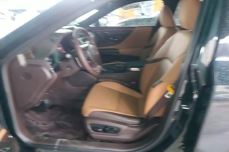Used Lexus ES 2020 200 Excellence Edition Left Front Seat