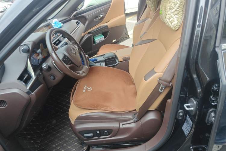 Used Lexus ES 2020 260 Excellence Edition Left Front Seat