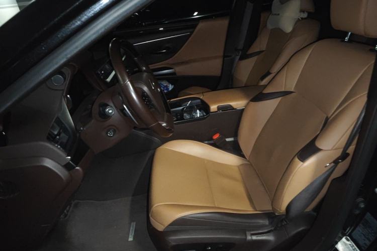 Used Lexus ES 2020 200 Luxury Edition Left Front Seat