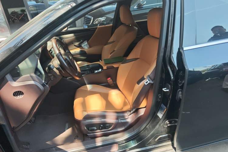 Used Lexus ES 2020 200 Excellence Edition