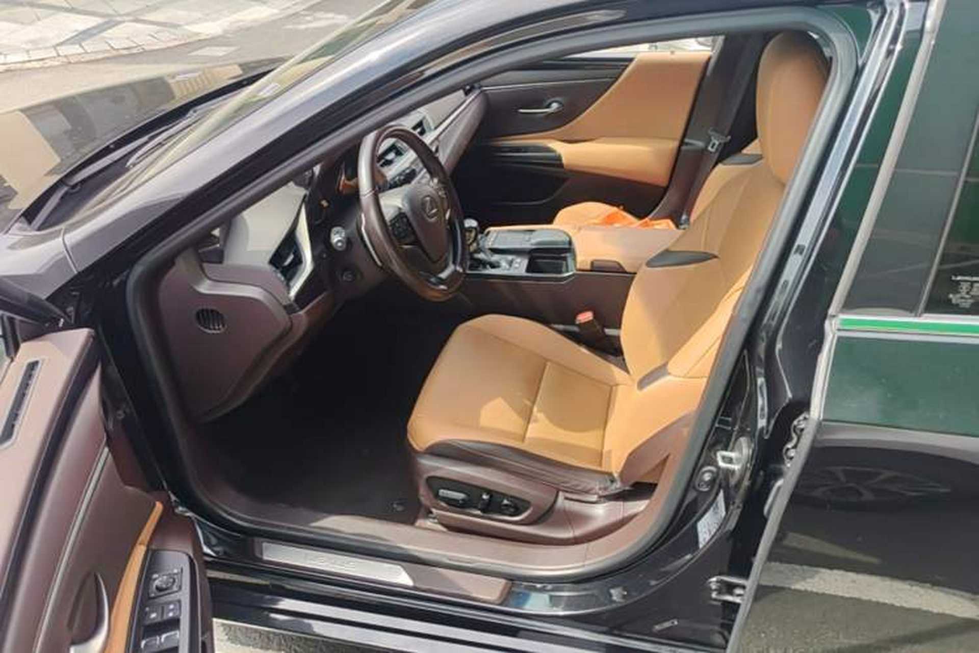 Used Lexus ES 2020 260 Excellence Edition Left Front Seat