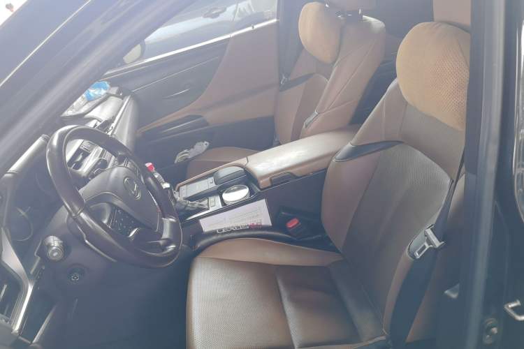 Used Lexus ES 2020 300h Premier Edition Left Front Seat