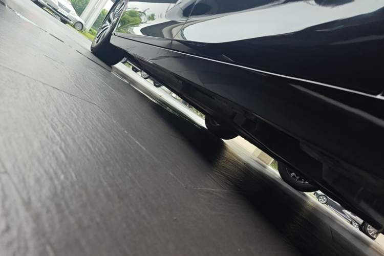 Used Lexus ES 2020 300h Premier Edition Left Side Sill