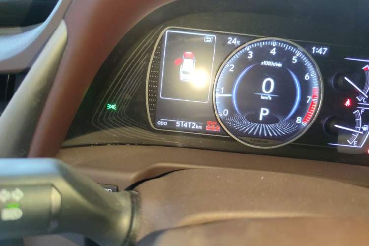 Used Lexus ES 2020 200 Excellence Edition Odometer Close Up