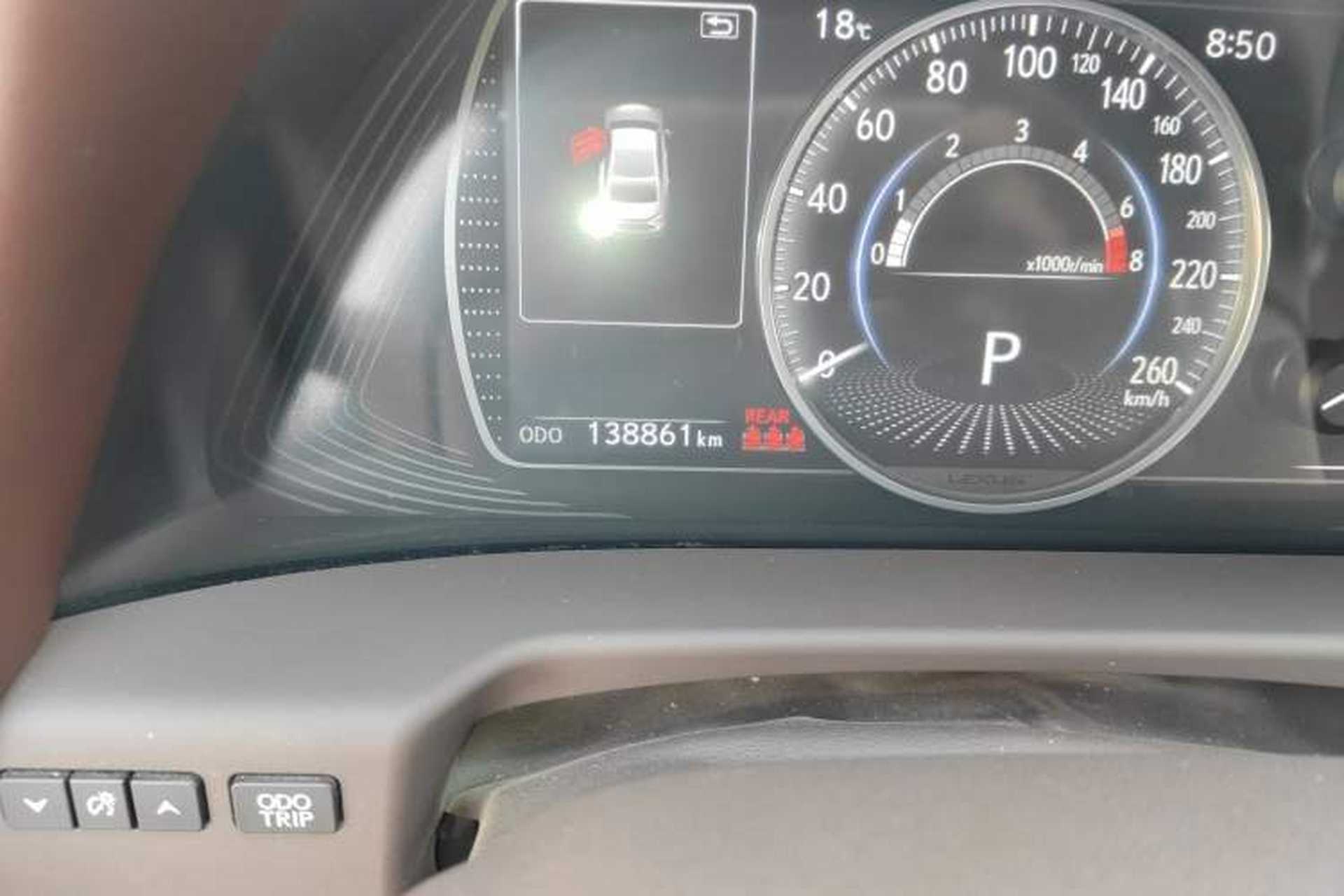 Used Lexus ES 2020 200 Excellence Edition Odometer Close Up