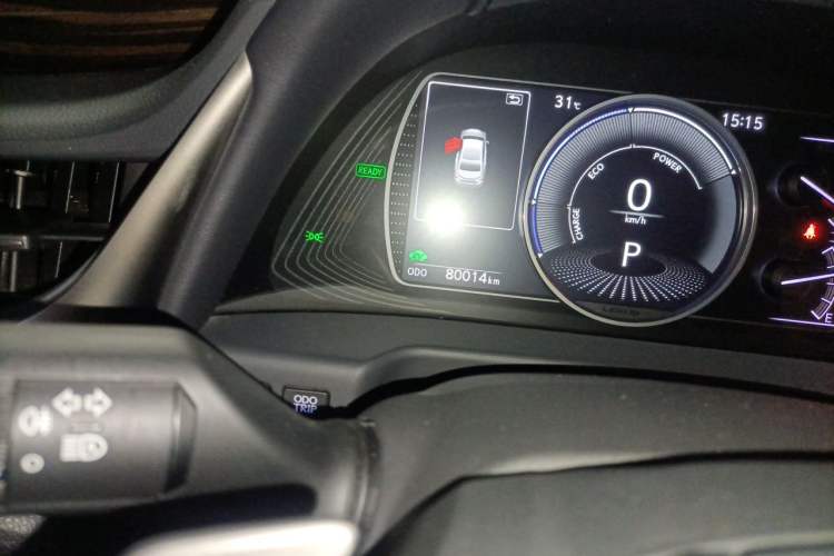 Used Lexus ES 2020 300h Executive Edition Odometer Close Up